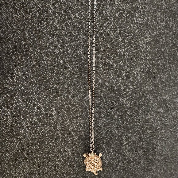 TURTLE PENDANT WITH PEARLS & GREEN STONE EYES, ENDURA ROMAN NUMERAL WATCH & PIN - Picture 1 of 16